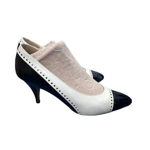 Women's White & Black Slip On Pointed Toe High Heel Size 7.5M vintage